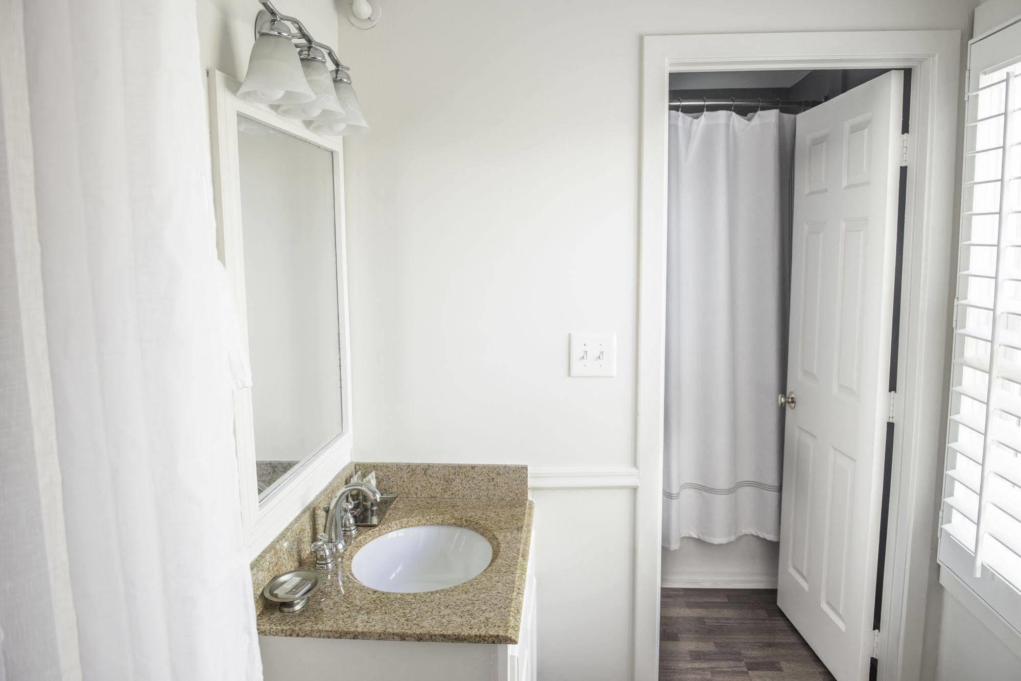 Vineyard Square Hotel And Suites Edgartown Εξωτερικό φωτογραφία
