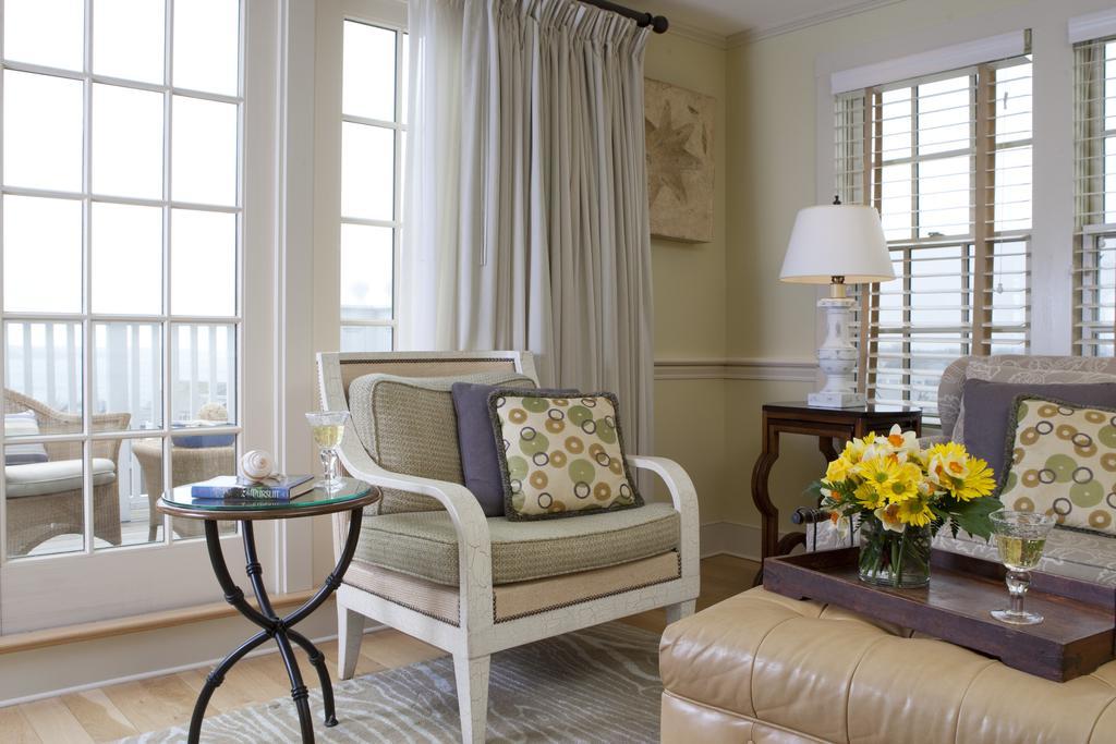 Vineyard Square Hotel And Suites Edgartown Εξωτερικό φωτογραφία