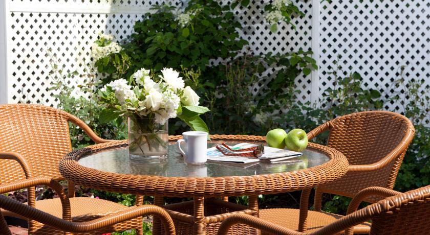 Vineyard Square Hotel And Suites Edgartown Εξωτερικό φωτογραφία